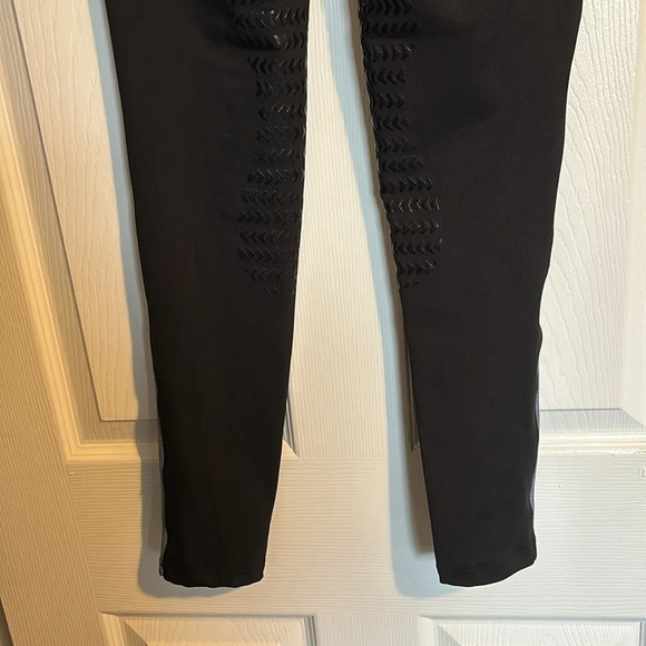 Tuffrider women’s black equestrian leggings size medium - Picture 9 of 10